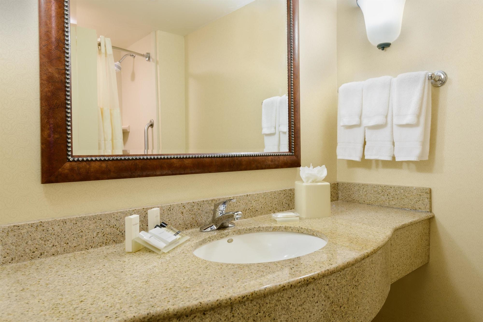 Hilton Garden Inn Richmond South/Southpark Colonial Heights Exterior photo